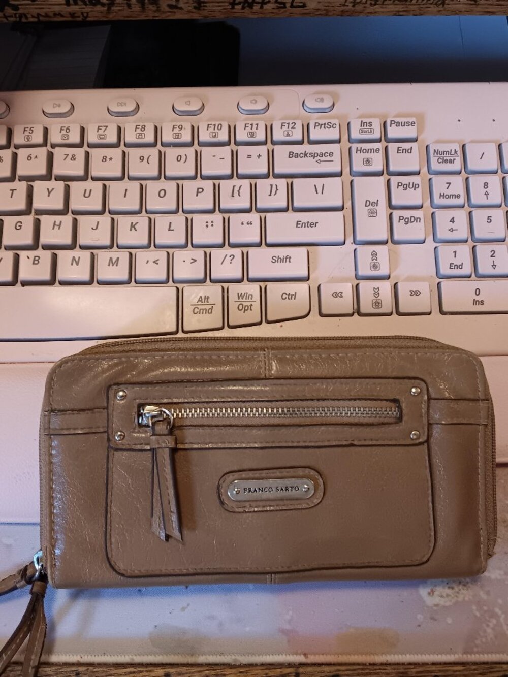 Vintage Beige Franco Sarto wallet~LQQK! I Consider Offers On Most My Items !